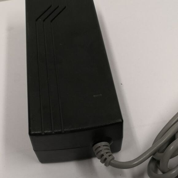 20V 9A (180W) AC Adapter Power Supply. Round Barrel Tip 7mm diameter. Charger PC - Picture 4 of 9